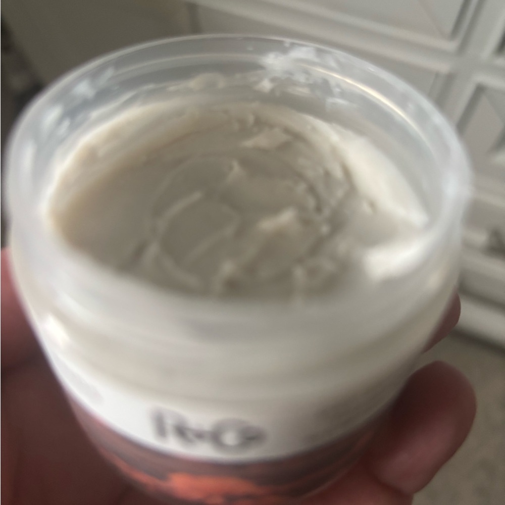 R+Co Dry Shampoo Paste - Picture 2 of 2